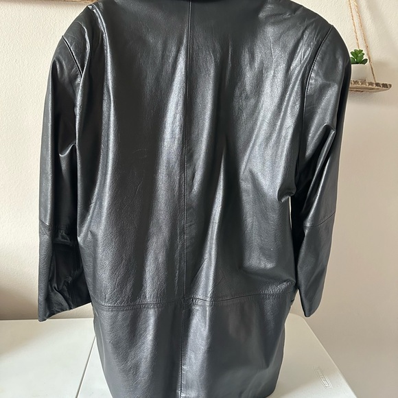 Women’s leather jacket. - Picture 2 of 4